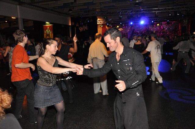min 2008 11 08 fous swing 384